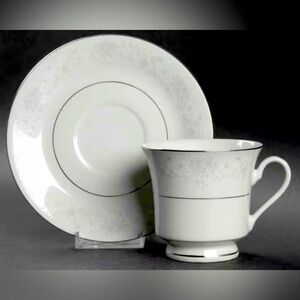 LYNNS Fine China Annie Collection Saucer & Footed Cup Sets